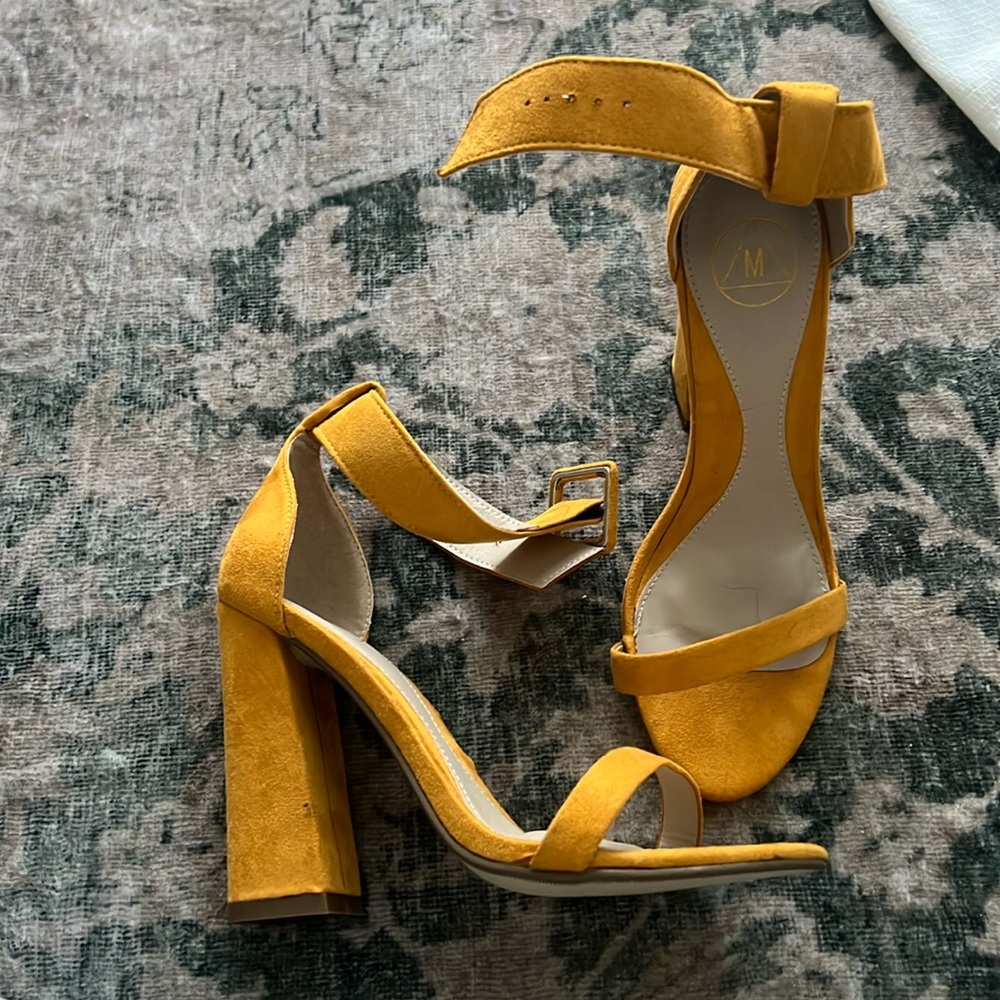 Mustard yellow block heels! Size 38 NEVER WORN